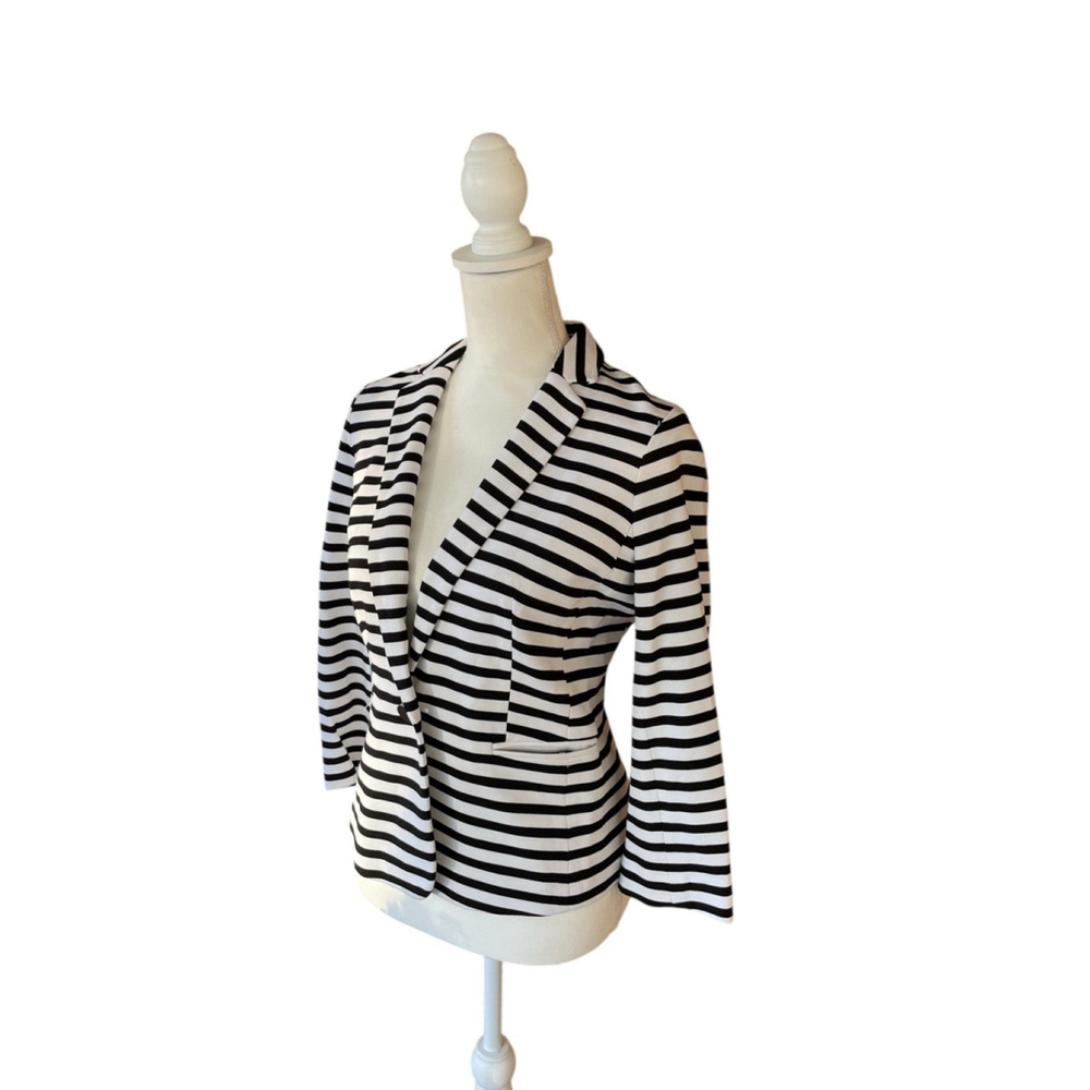 Banana Republic Women's Size 4 Black and White Striped Blazer Jacket 3/4 Sleeves